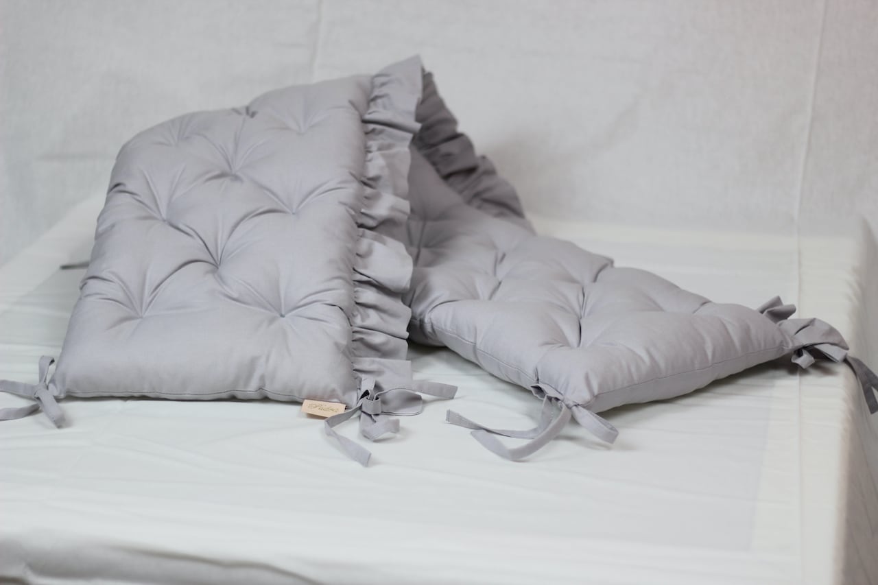 bettumrandung einzeln grau